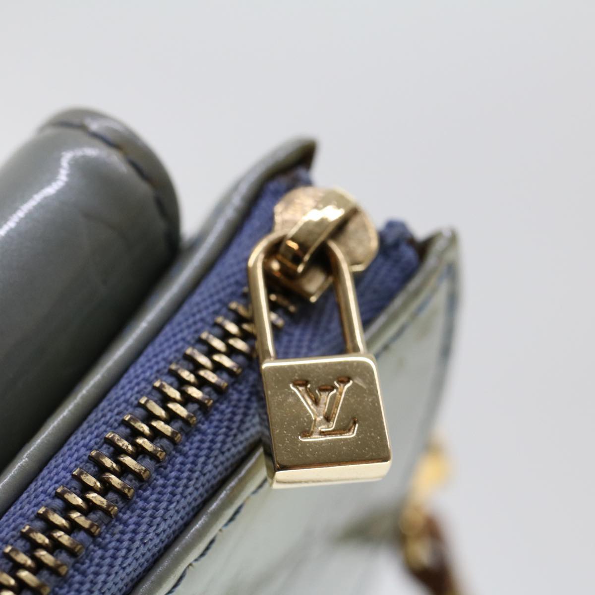 LOUIS VUITTON Monogram Vernis Motto Pouch Lavande M91030 LV ar9648B