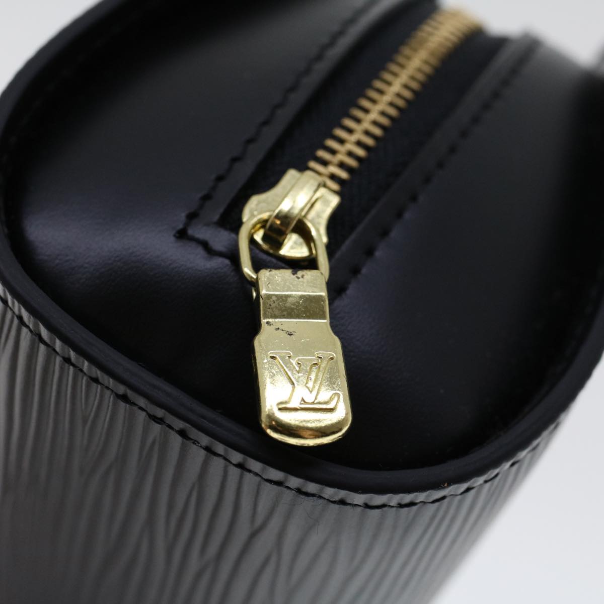 LOUIS VUITTON Epi Dauphine PM Pouch Black M48442 LV ar9682B