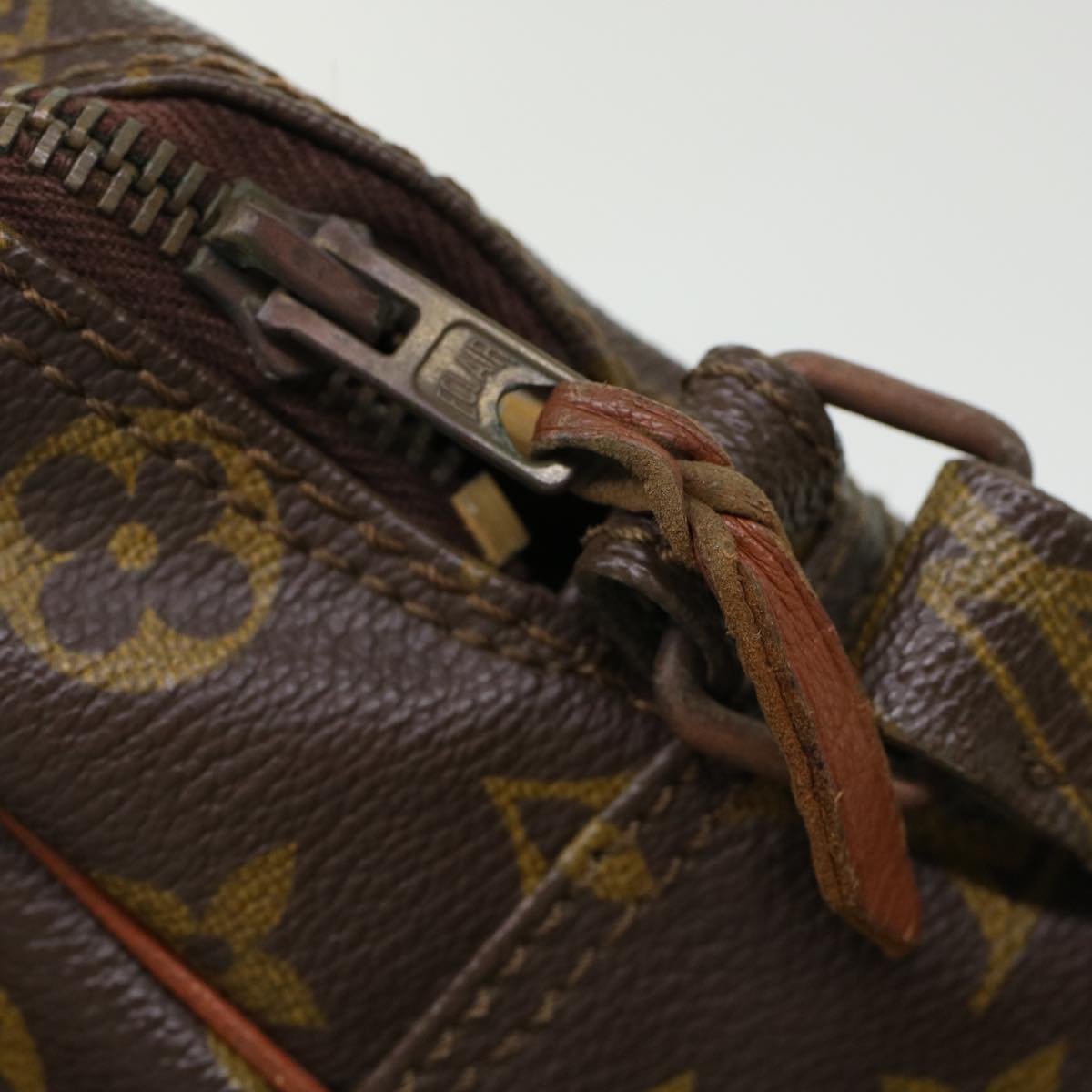 LOUIS VUITTON Monogram Marceau Shoulder Bag No.70 LV ar9689B