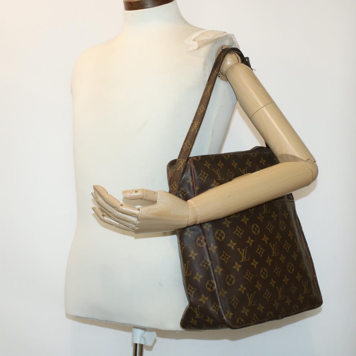 LOUIS VUITTON Monogram Marceau Shoulder Bag No.70 LV ar9689B