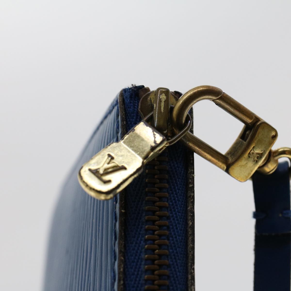 LOUIS VUITTON Epi Pochette Accessoires Accessory Pouch Blue M52985 ar9708B