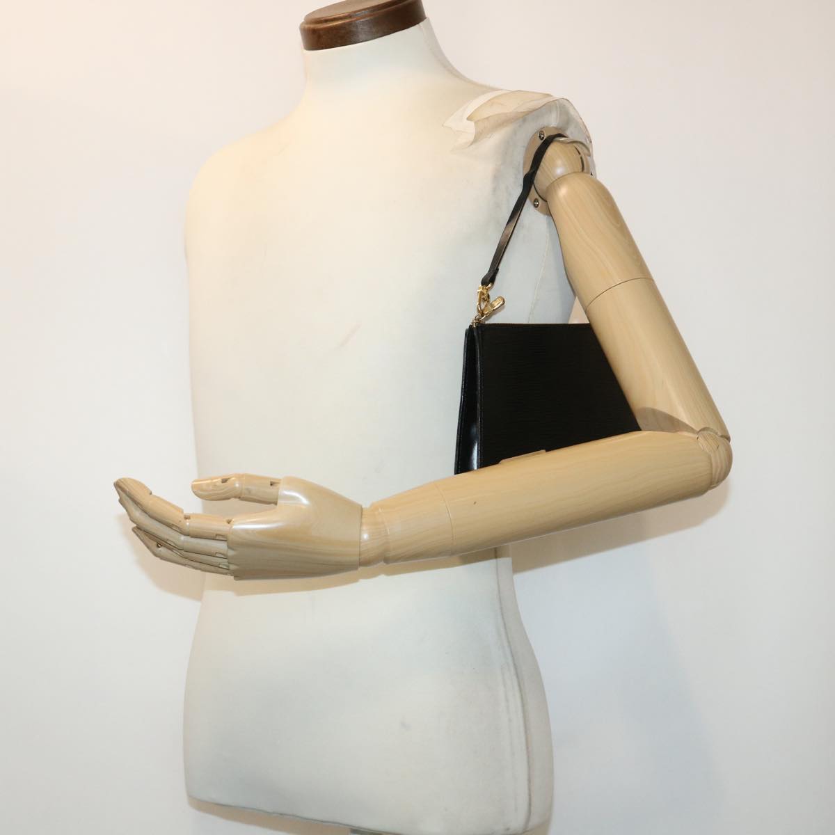 LOUIS VUITTON Epi Pochette Accessoires Pouch Black M52982 LV ar9725B