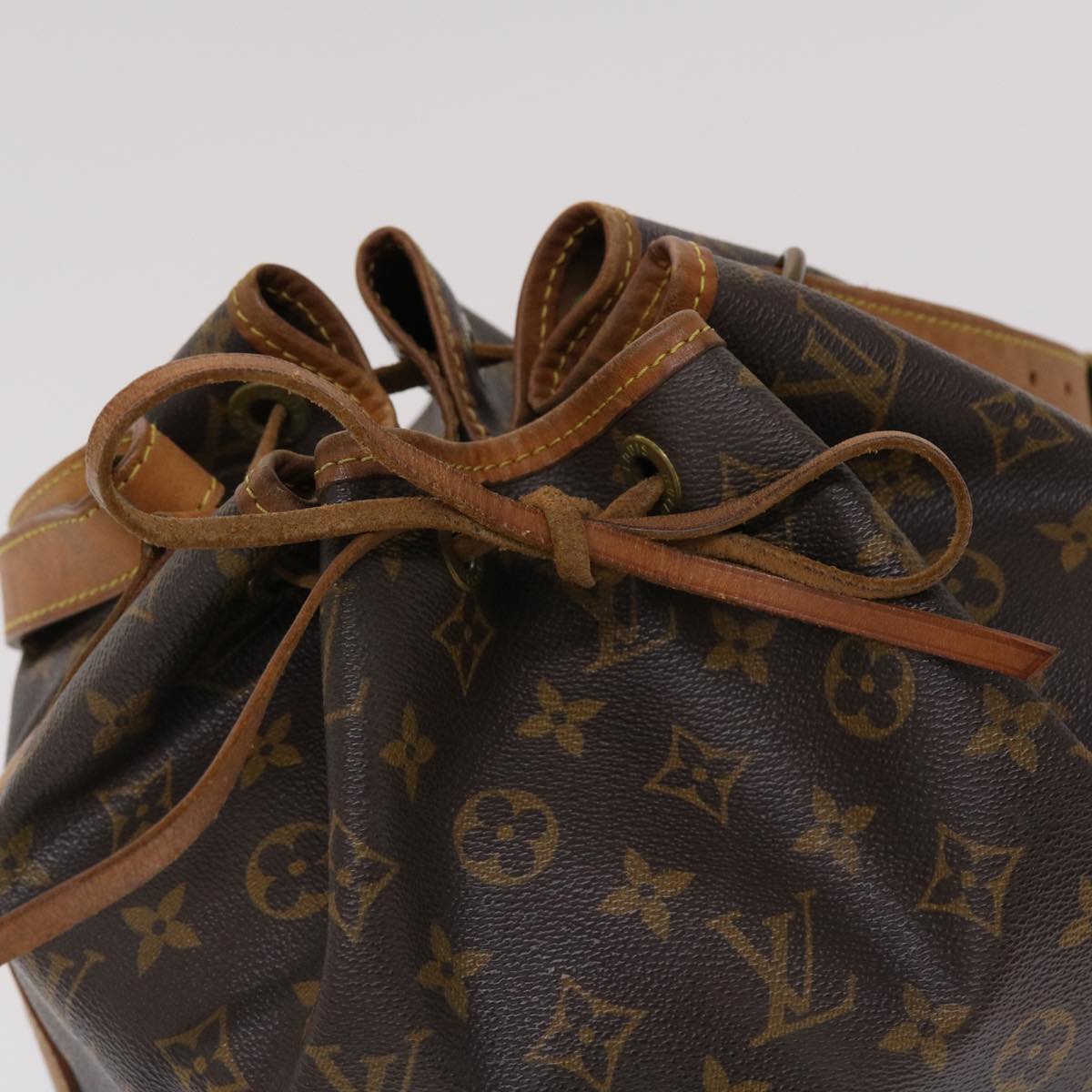 LOUIS VUITTON Monogram Petit Noe Shoulder Bag M42226 LV ar9765