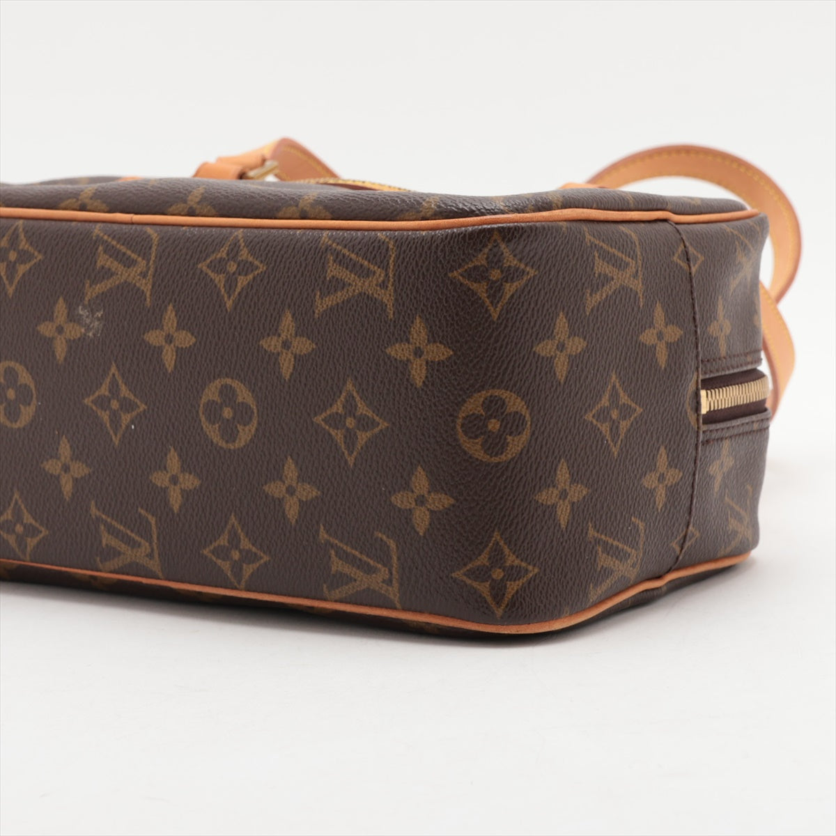 Louis Vuitton Monogram City MM M51182