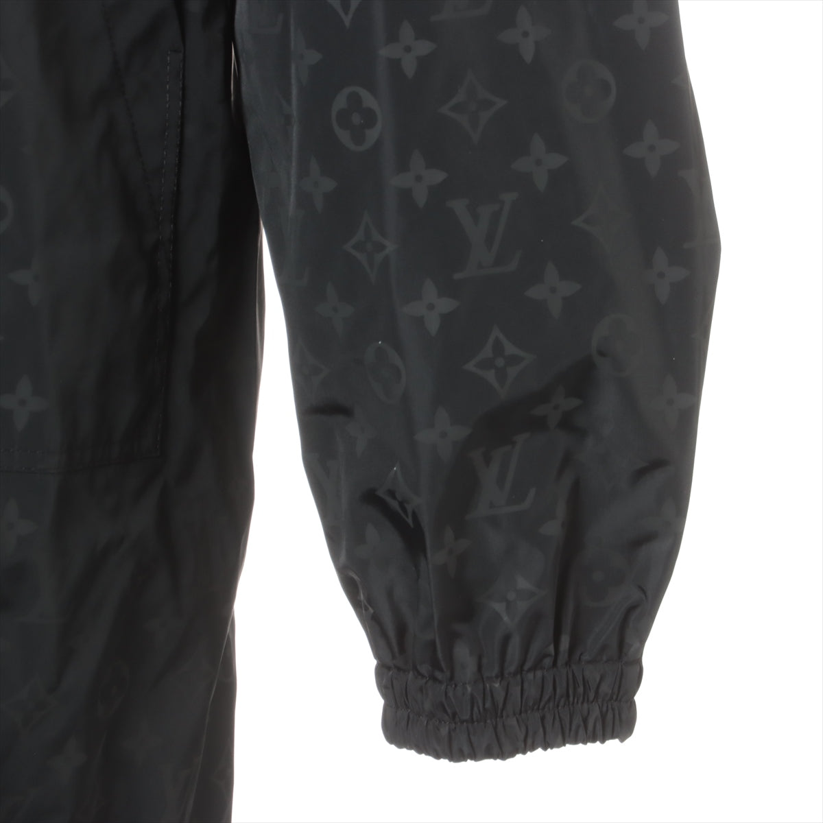 Louis Vuitton 22AW Nylon Nylon Coat 50 Men Black RM222Q Mid-Length Monogram Window Breaker Staples Edition Tag Exclusive