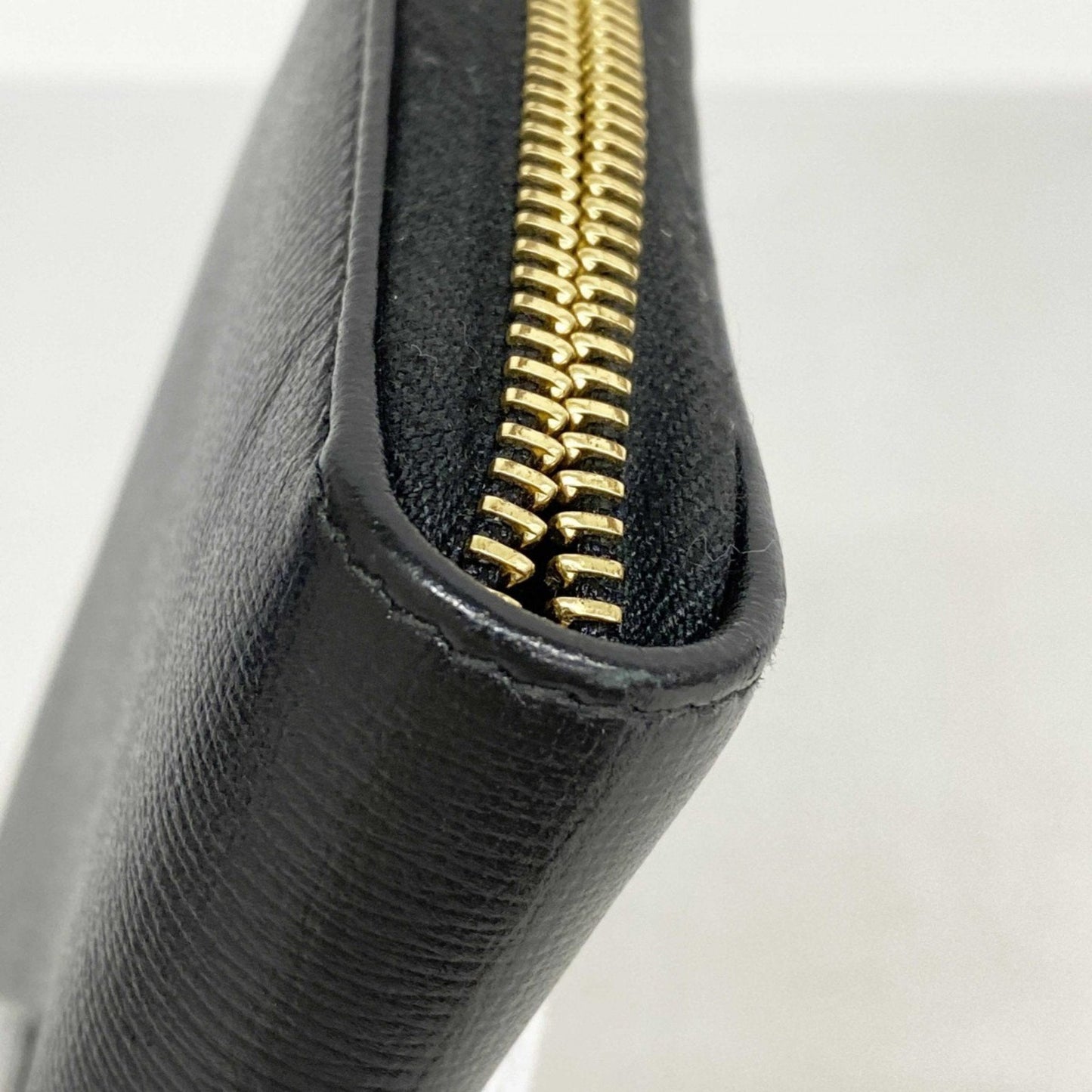Gucci  Leather Wallet  ()