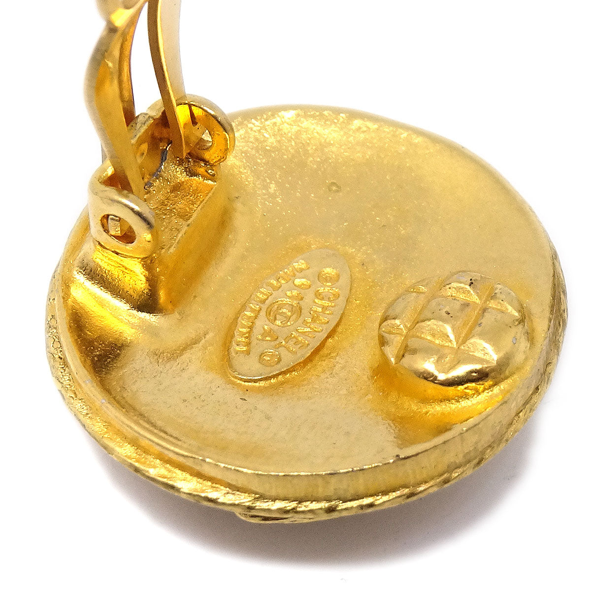 Luxury Chanel 1994 Gold 'CC' Filigree Earrings Small