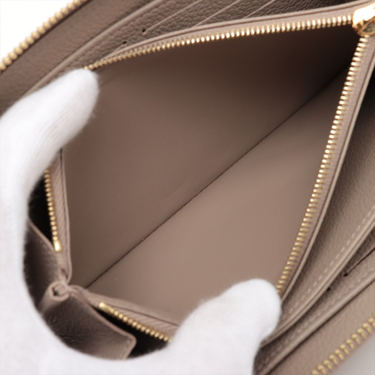 Louis Vuitton Vial Monogram Implant Zippyr Wallet M69794 Turtle Cream Round Zipper Wallet