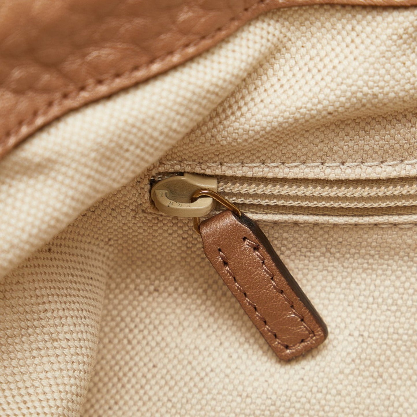 Gucci Sukey  Leather Shoulder Bag ()