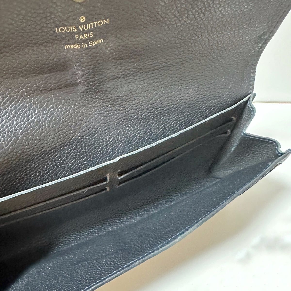 Louis Vuitton Curieuse  Leather Wallet  ()