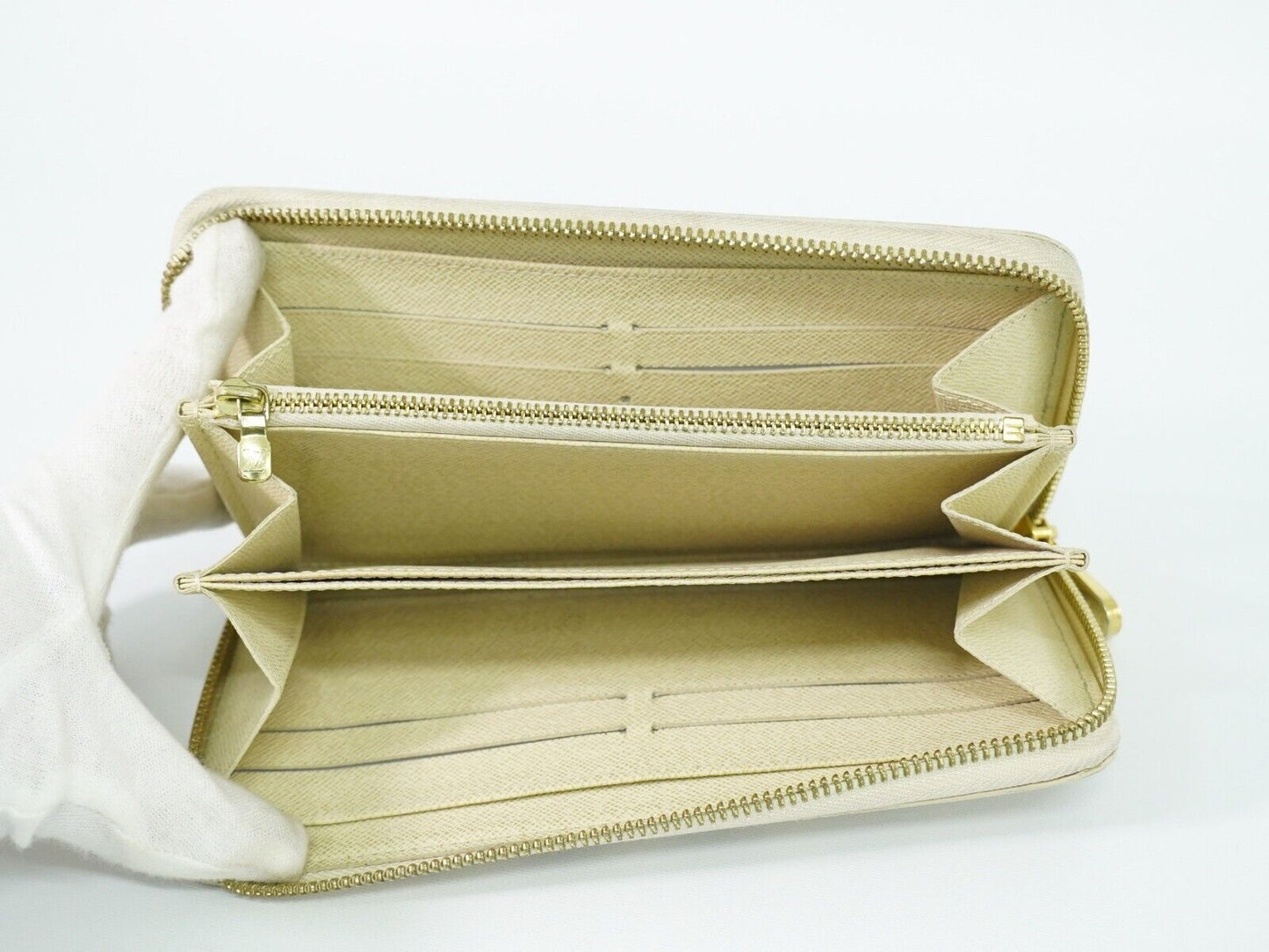 Louis Vuitton Zippy Wallet  Leather Wallet  ()