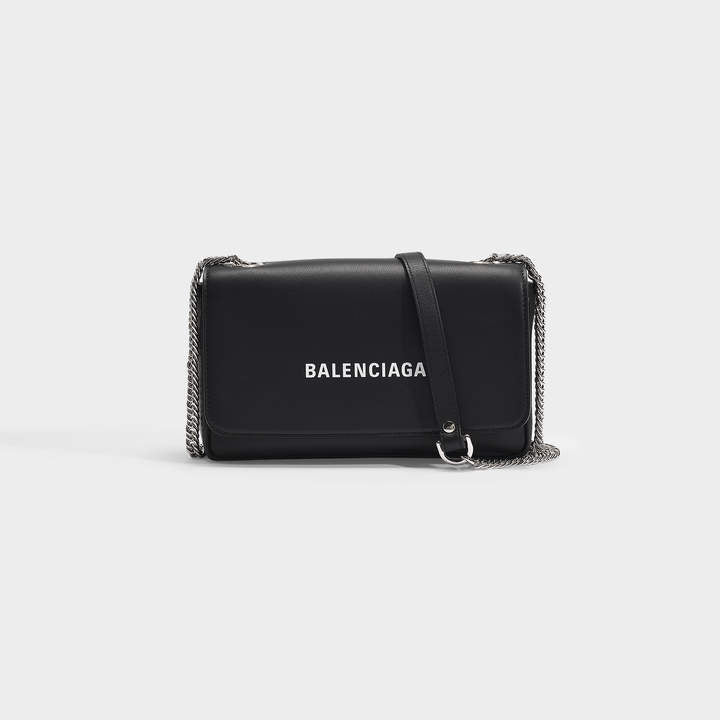 BALENCIAGA EVERYDAY WALLET ON CHAIN