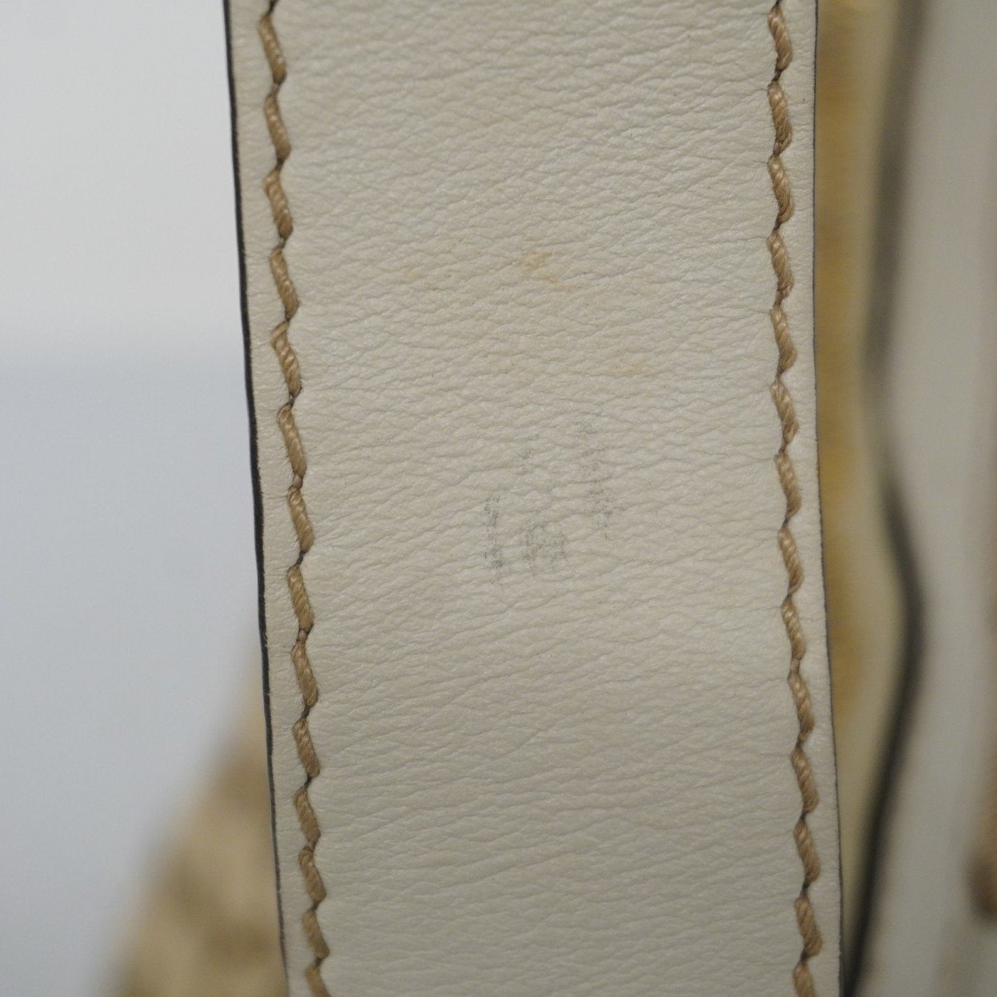 Gucci Sukey  Canvas Shoulder Bag ()