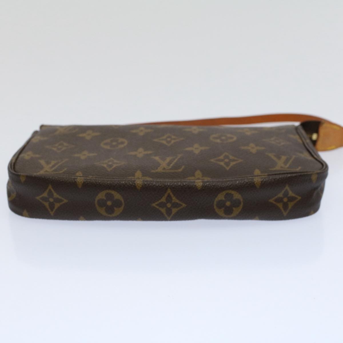 Louis Vuitton Pochette Accessoire  Canvas Clutch Bag ()