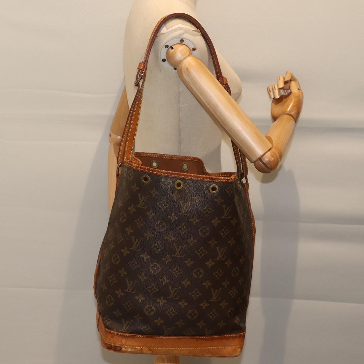 LOUIS VUITTON Monogram Noe Shoulder Bag M42224 LV bs13007