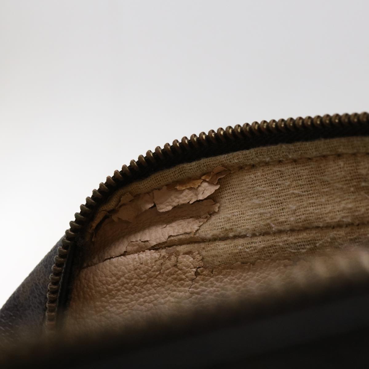 LOUIS VUITTON Monogram Trousse Toilette 23 Clutch Bag M47524 LV bs13084