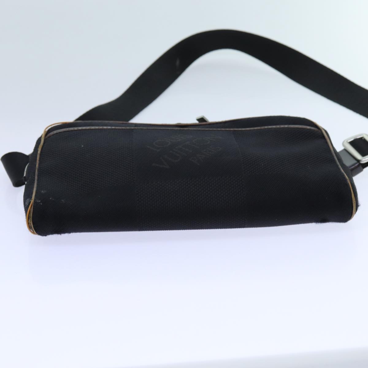 LOUIS VUITTON Damier Geant Acrobat Body Bag Black N41128 LV bs13522
