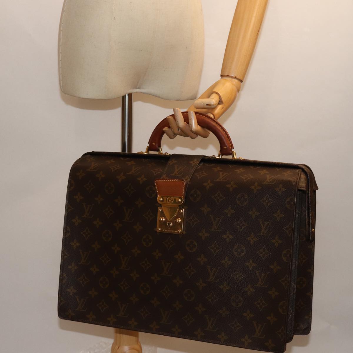LOUIS VUITTON Monogram Serviette Fermoir Business Bag M53305 LV bs14227