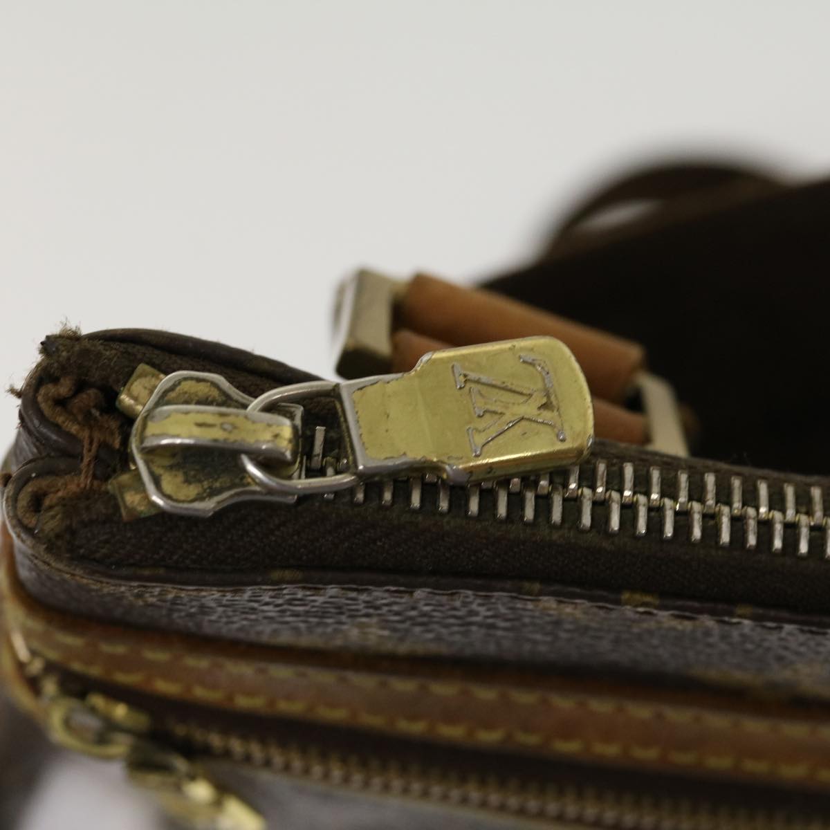 LOUIS VUITTON Monnogram Pochette Bosphore Shoulder Bag M40044 LV bs1426