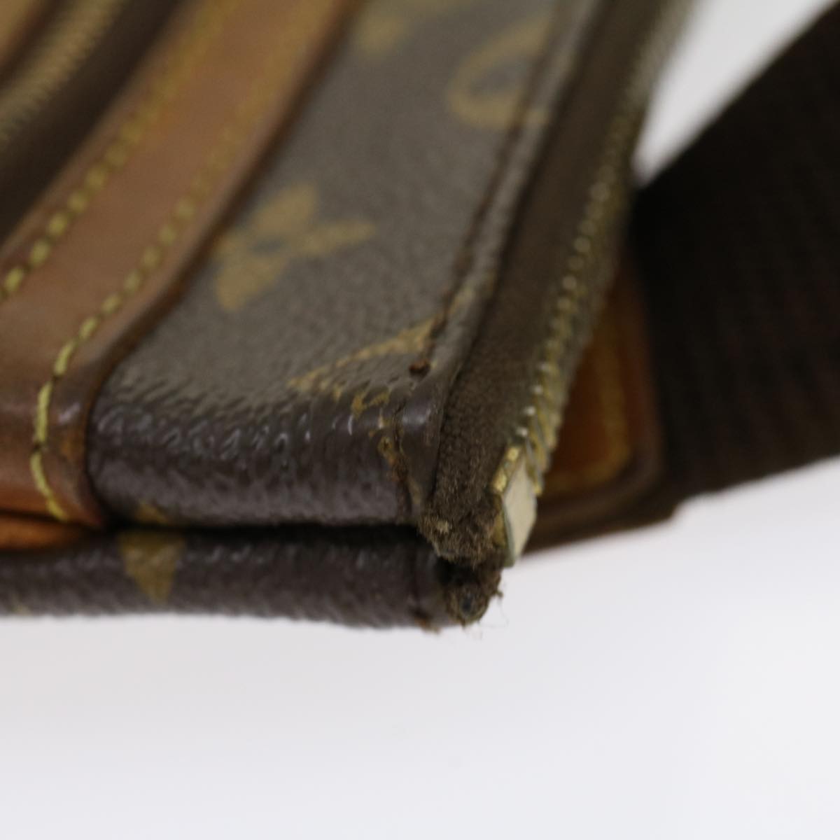 LOUIS VUITTON Monnogram Pochette Bosphore Shoulder Bag M40044 LV bs1426