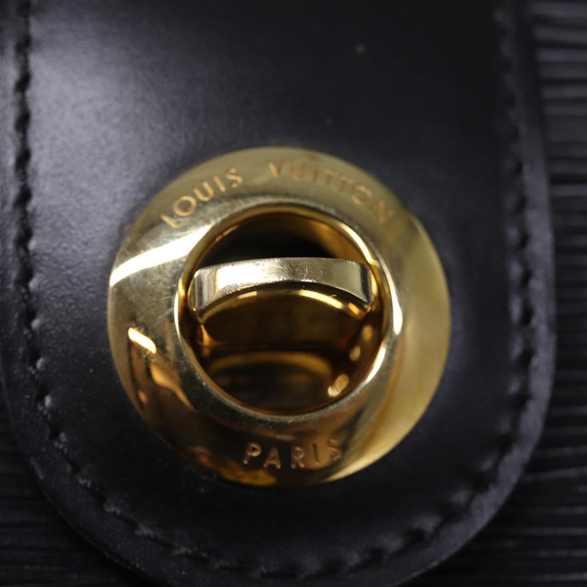 LOUIS VUITTON Epi Cluny Shoulder Bag Black M52252 LV bs14658