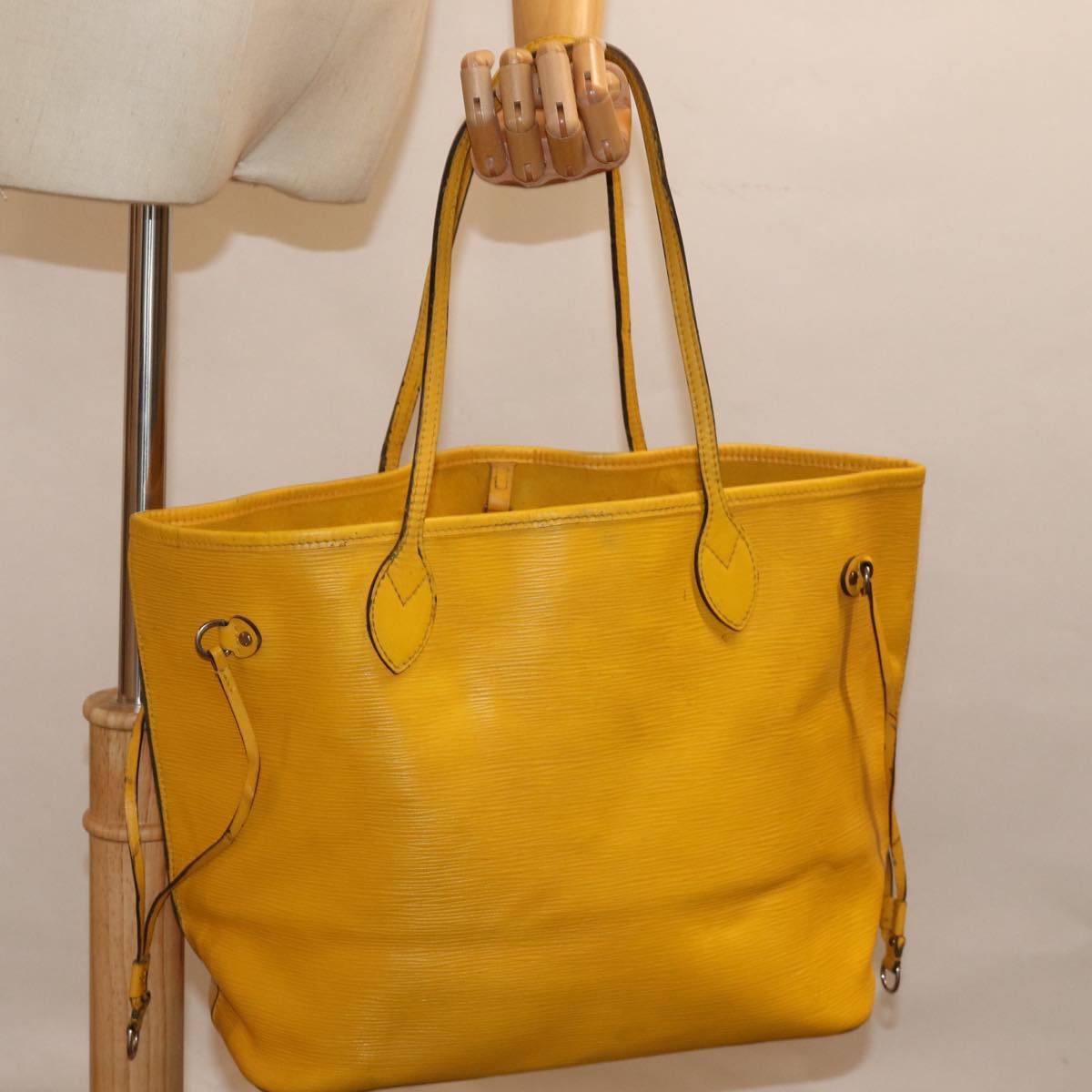 LOUIS VUITTON Epi Neverfull MM Tote Bag Mimosa M40957 LV bs14660