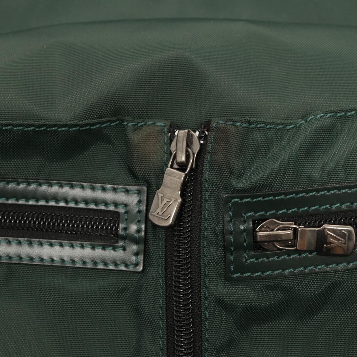 LOUIS VUITTON Taiga Portable Gibbechère Garment Cover Epicea M30694 bs15538