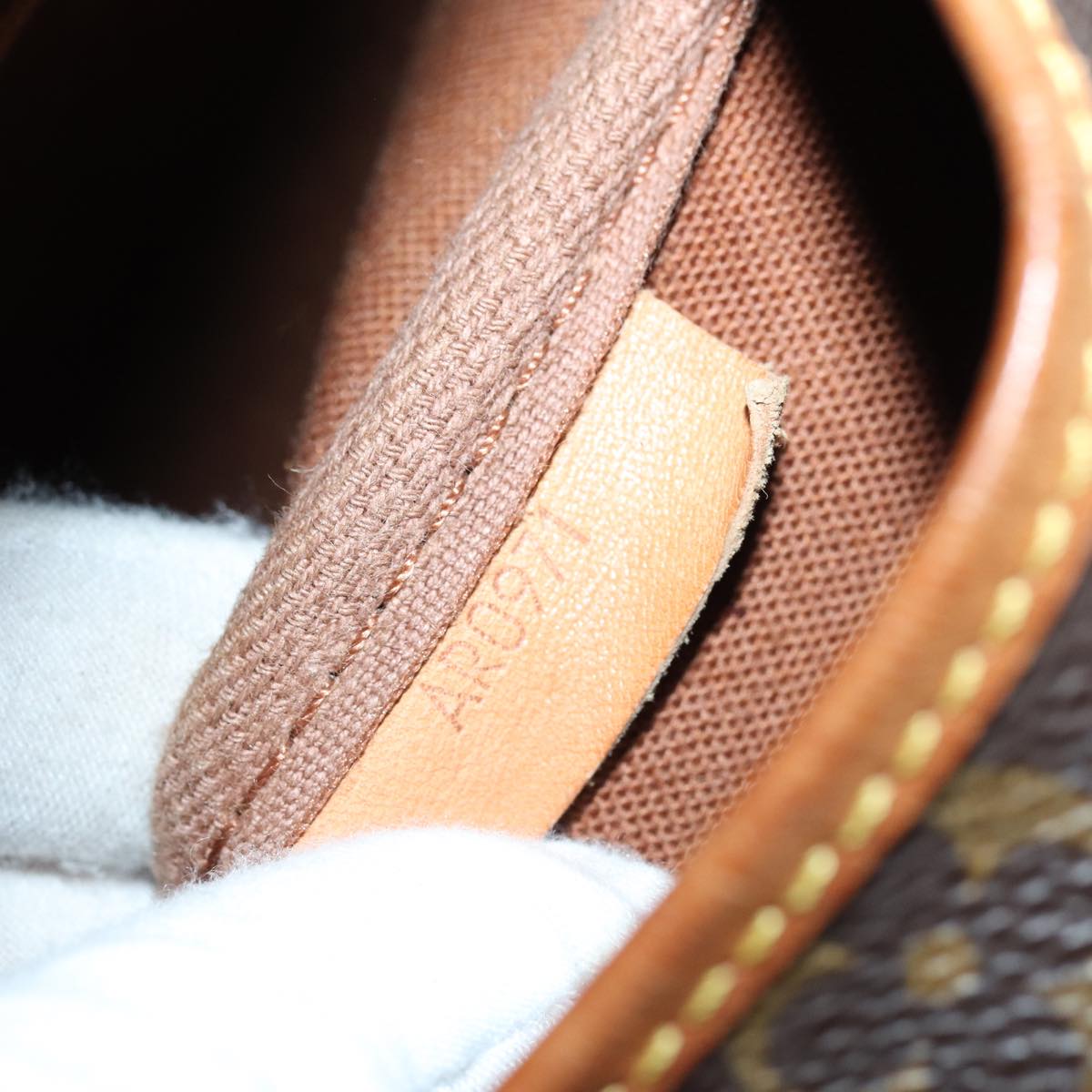 LOUIS VUITTON Monogram Saumur 35 Shoulder Bag M42254 LV bs16127