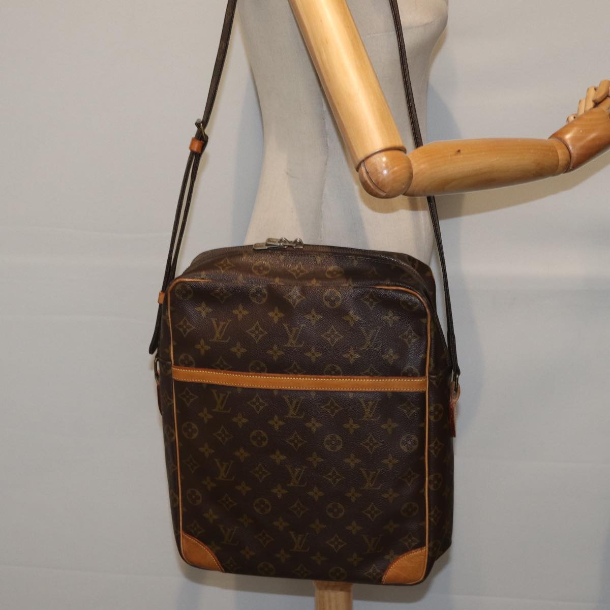 LOUIS VUITTON Monogram Danube GM Shoulder Bag M45262 LV bs17186