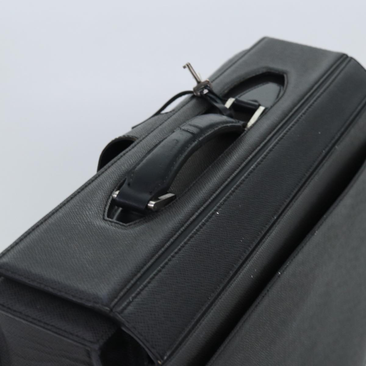 LOUIS VUITTON Taiga Leather Ural Briefcase Ardoise M30022 LV bs17325