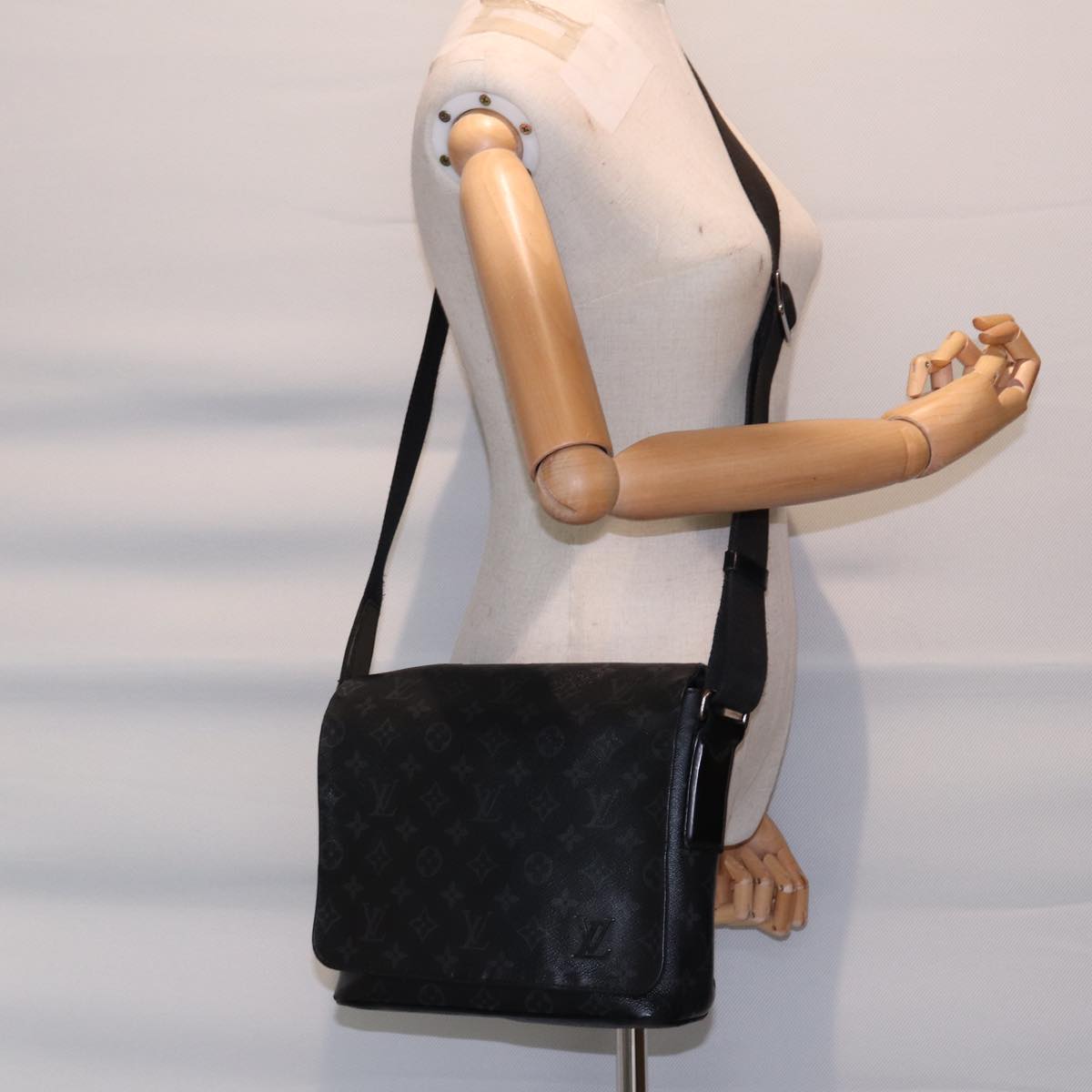 LOUIS VUITTON Monogram Eclipse District PM Shoulder Bag M45272 LV bs17527