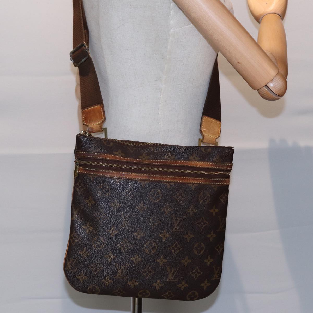 LOUIS VUITTON Monogram Pochette Bosphore Shoulder Bag M40044 LV bs17578