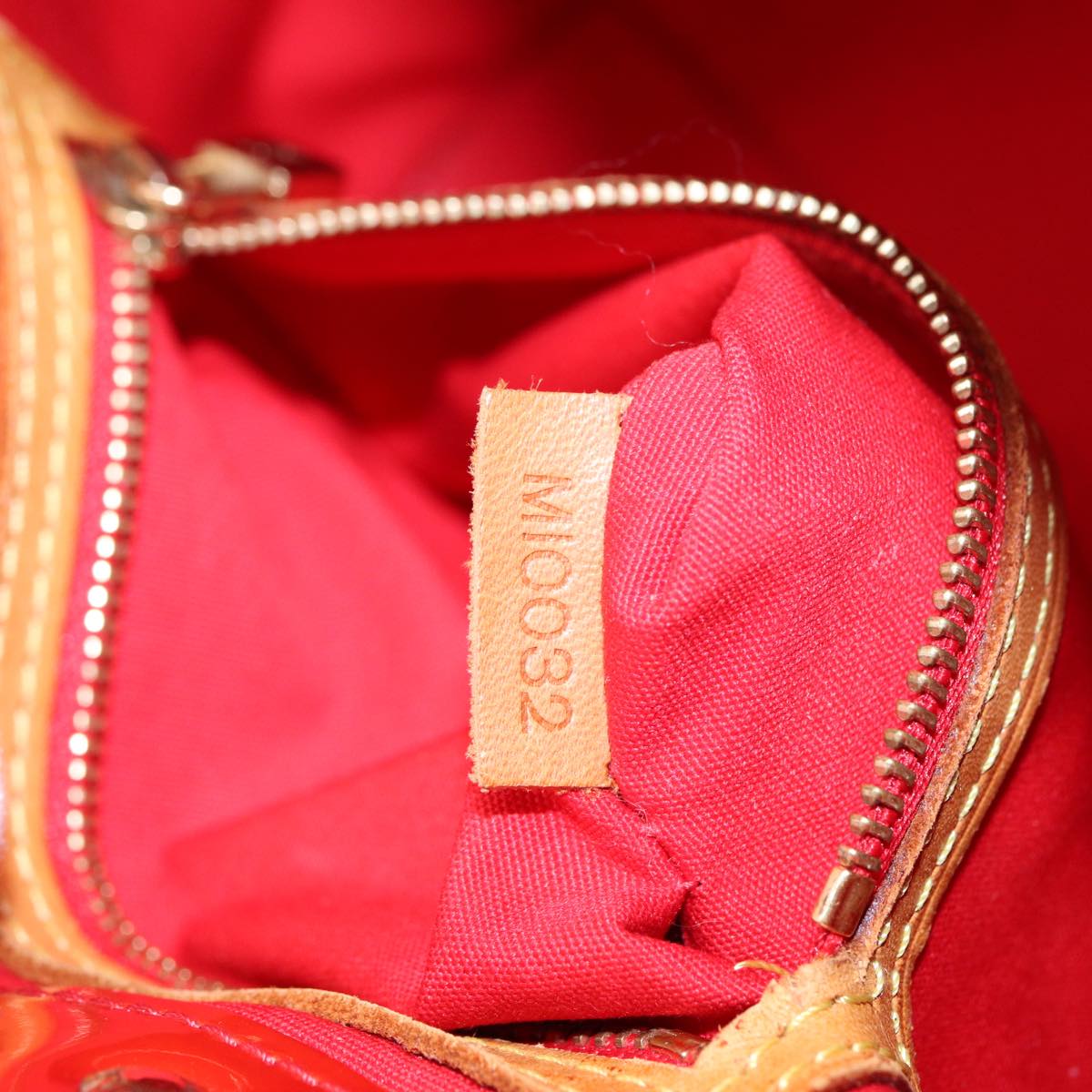 LOUIS VUITTON Monogram Vernis Reade PM Hand Bag Red Rouge M91088 LV bs17816