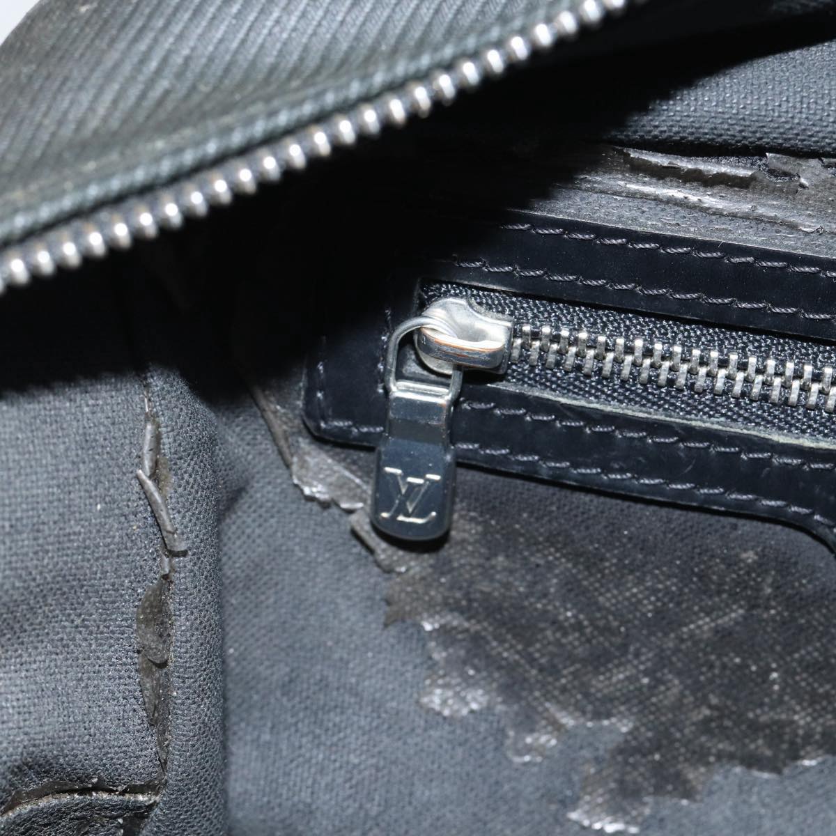 LOUIS VUITTON Taiga Parana Clutch Bag Epicea M30752 LV bs17842