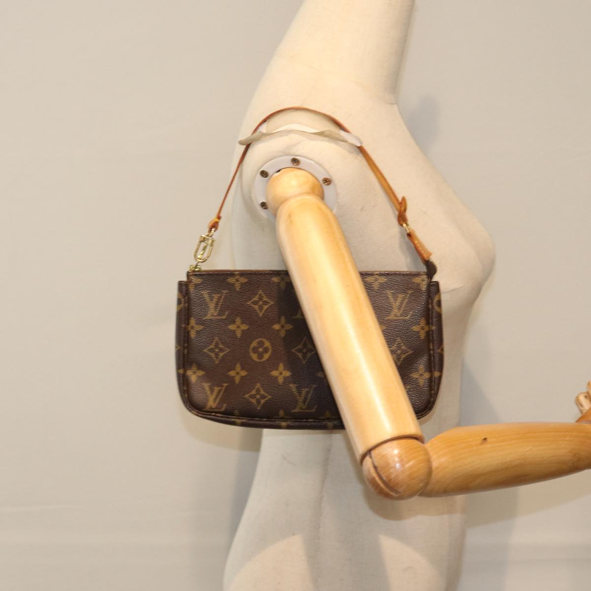 LOUIS VUITTON Monogram Pochette Accessoires Pouch M51980 LV bs17960
