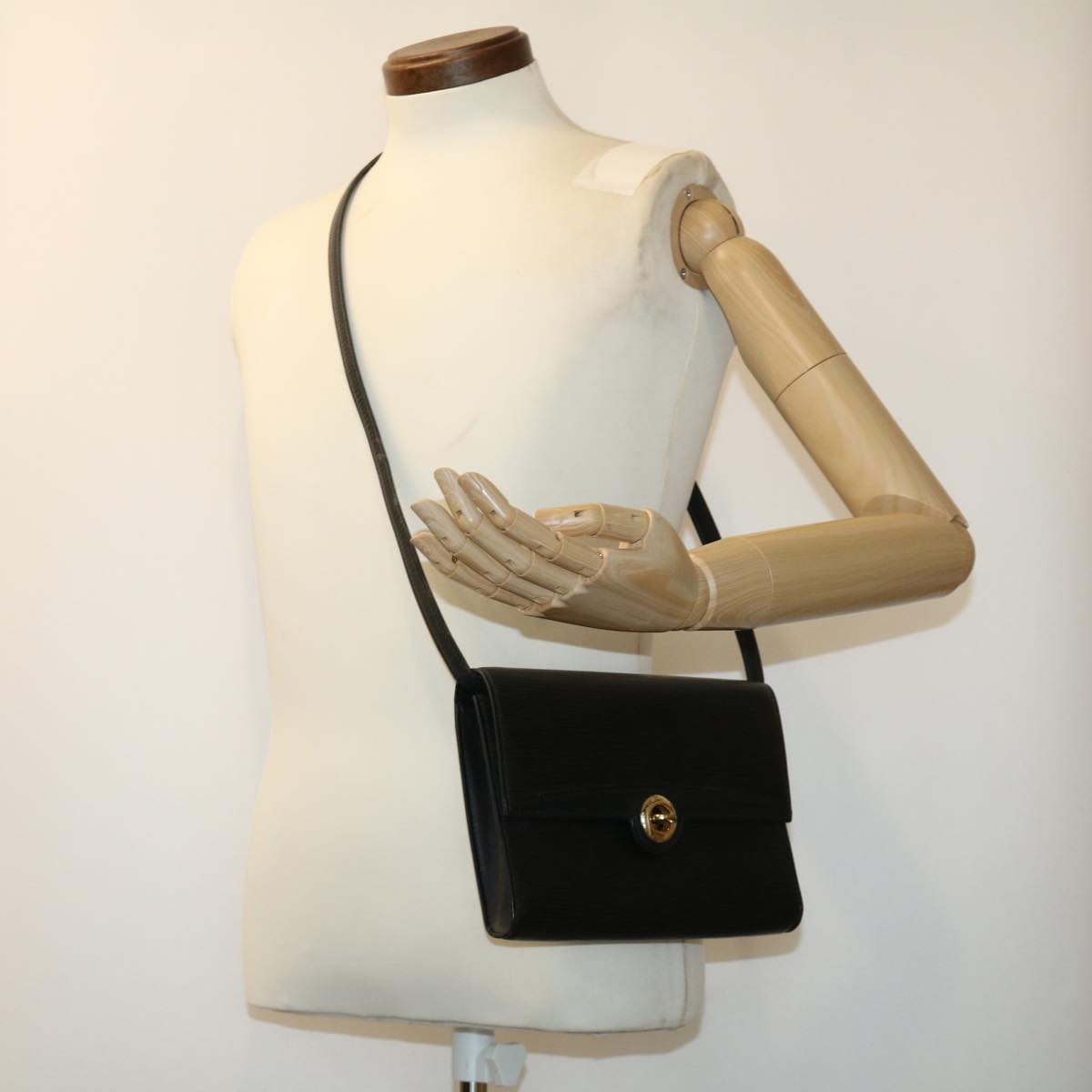 LOUIS VUITTON Epi Arsch Clutch Shoulder Bag 2Way Black M52572 LV bs1807