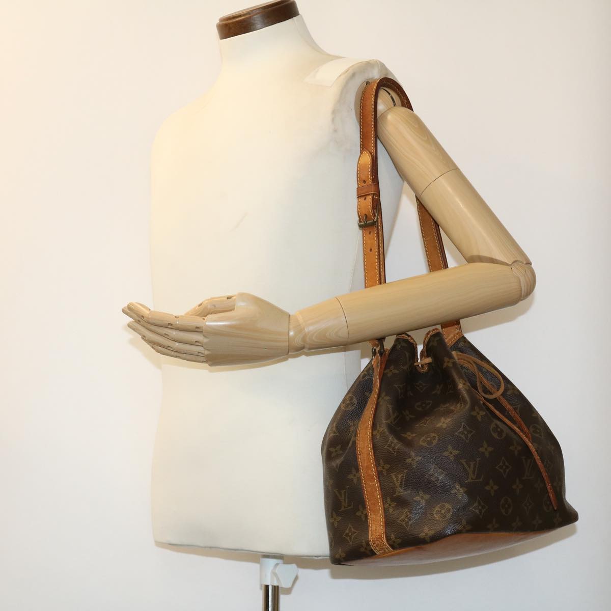 LOUIS VUITTON Monogram Petit Noe Shoulder Bag M42226 LV bs1837