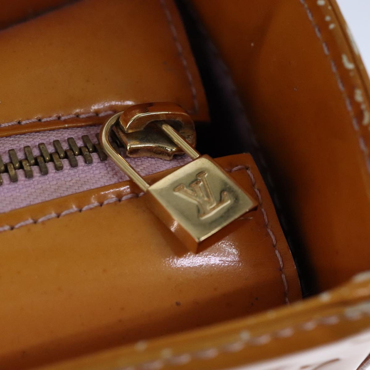 LOUIS VUITTON Monogram Vernis Columbus Bag Marshmallow Pink M91032 bs21222