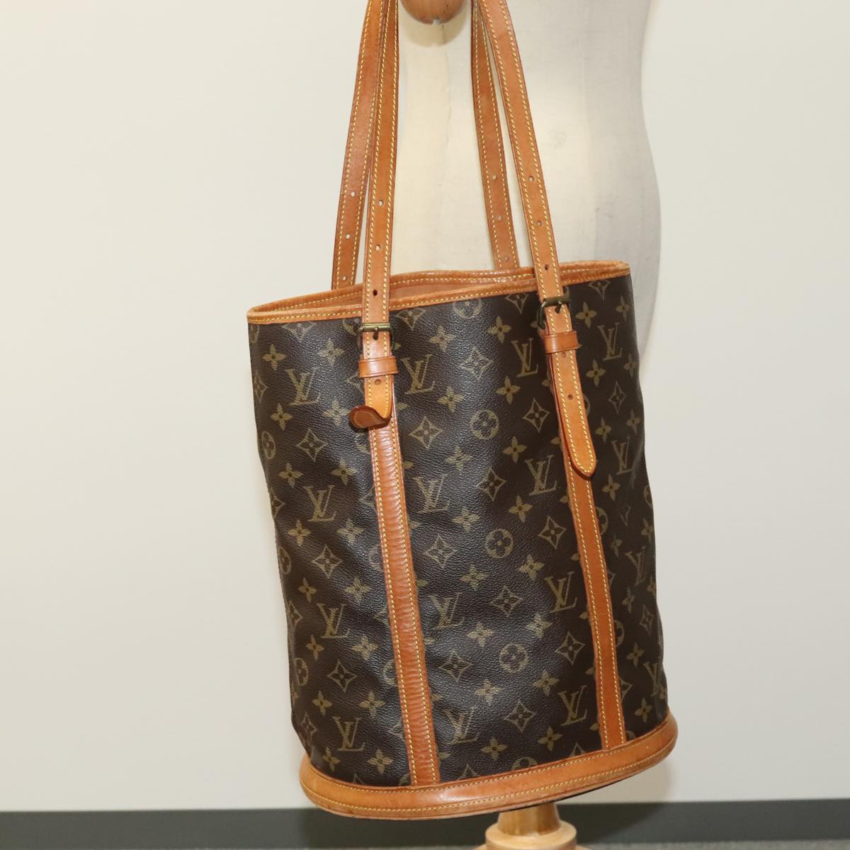LOUIS VUITTON Monogram Bucket GM Shoulder Bag M42236 LV bs21394