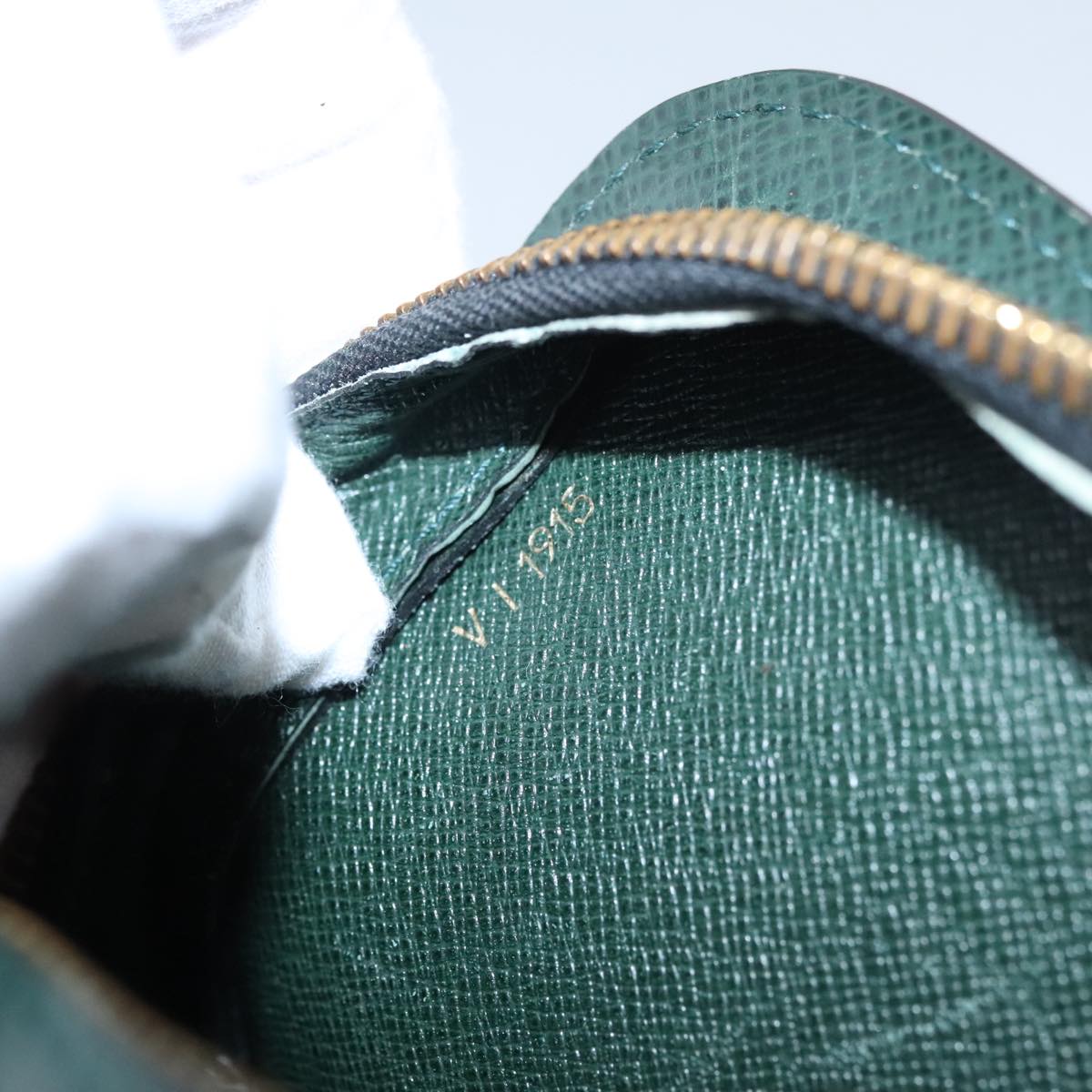 LOUIS VUITTON Taiga Baikal Clutch Bag Epicea M30184 LV bs21404