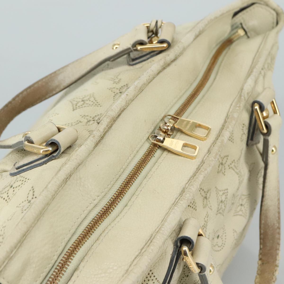 LOUIS VUITTON Monogram Mahina Stella PM Shoulder Bag Beige M93982 bs21519
