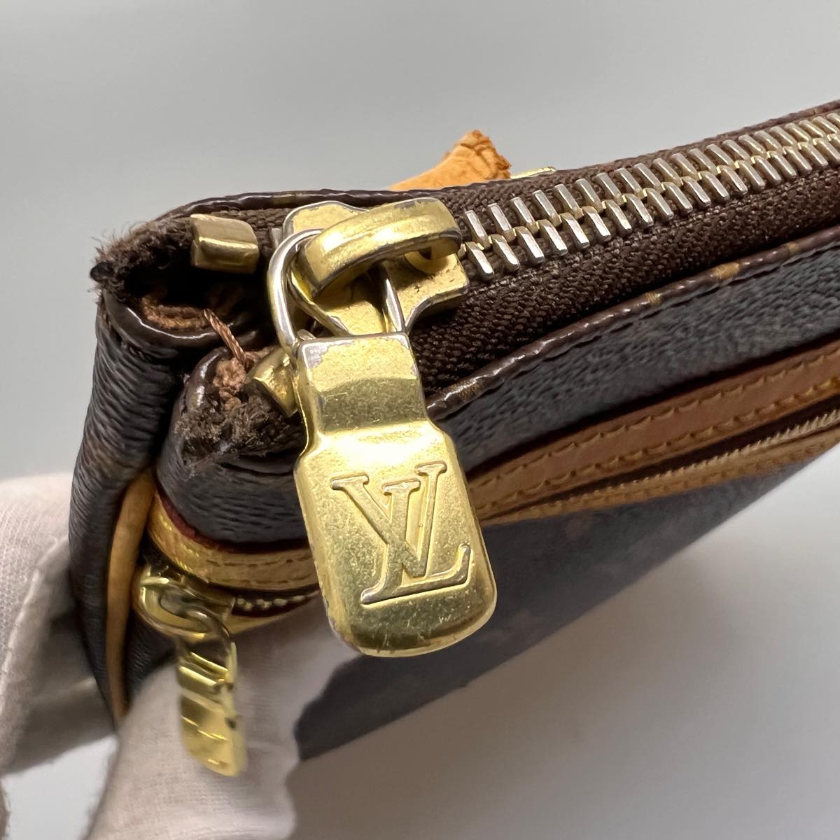 LOUIS VUITTON Monogram Pochette Bosphore Shoulder Bag M40044 LV bs2655