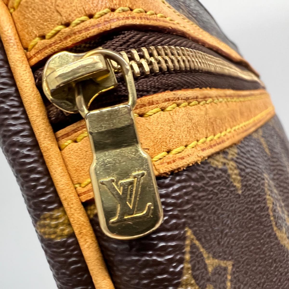 LOUIS VUITTON Monogram Pochette Bosphore Shoulder Bag M40044 LV bs2655