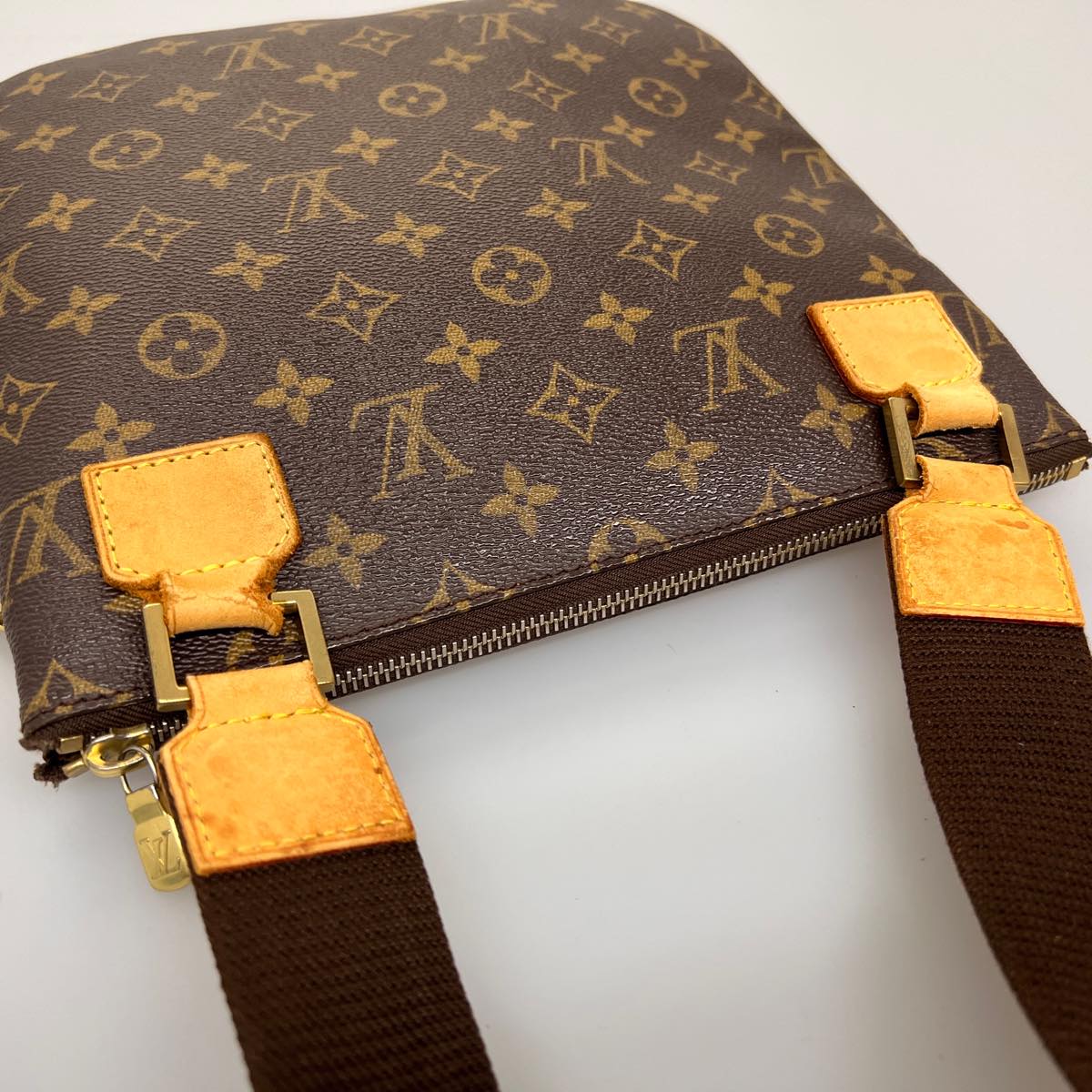 LOUIS VUITTON Monogram Pochette Bosphore Shoulder Bag M40044 LV bs2655