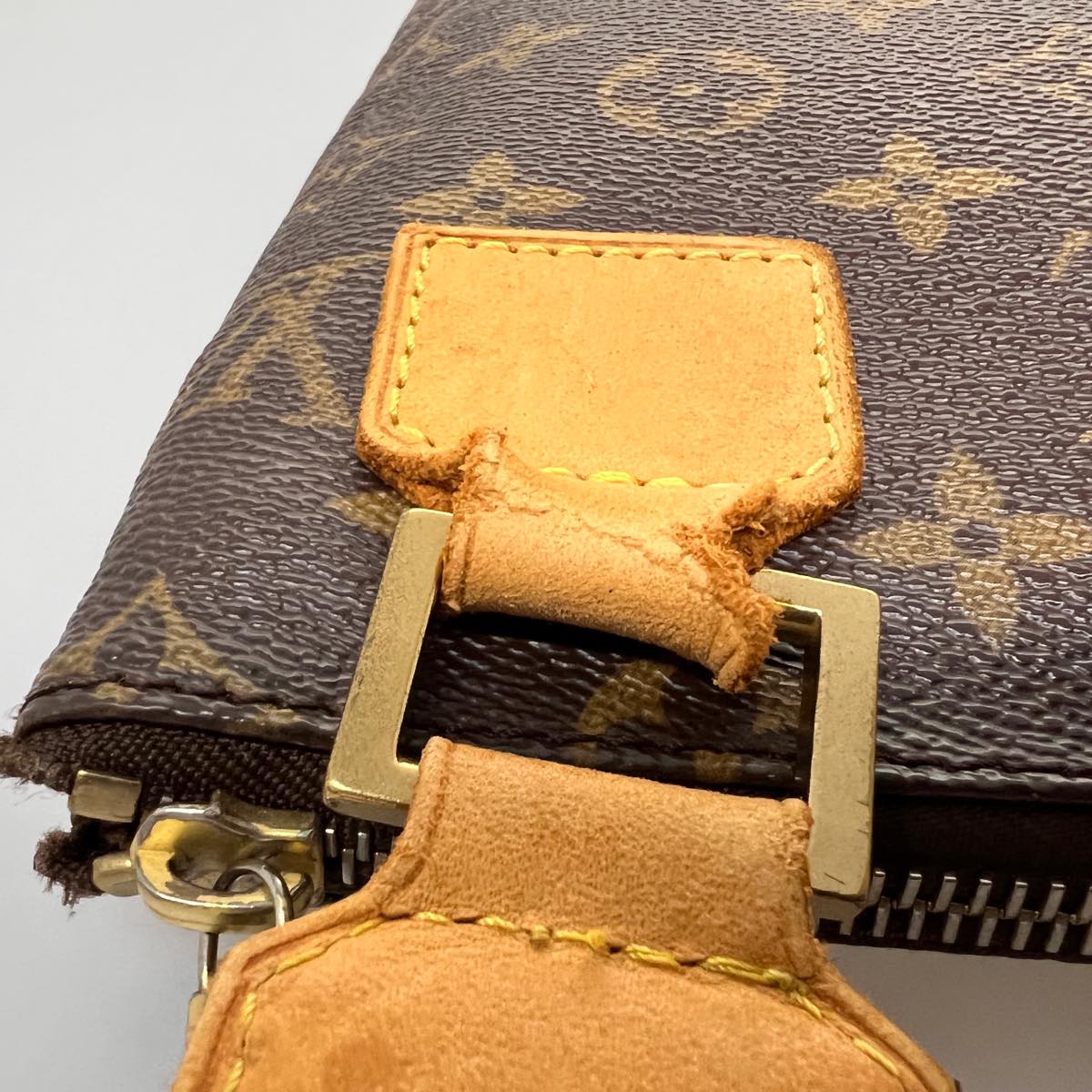LOUIS VUITTON Monogram Pochette Bosphore Shoulder Bag M40044 LV bs2655