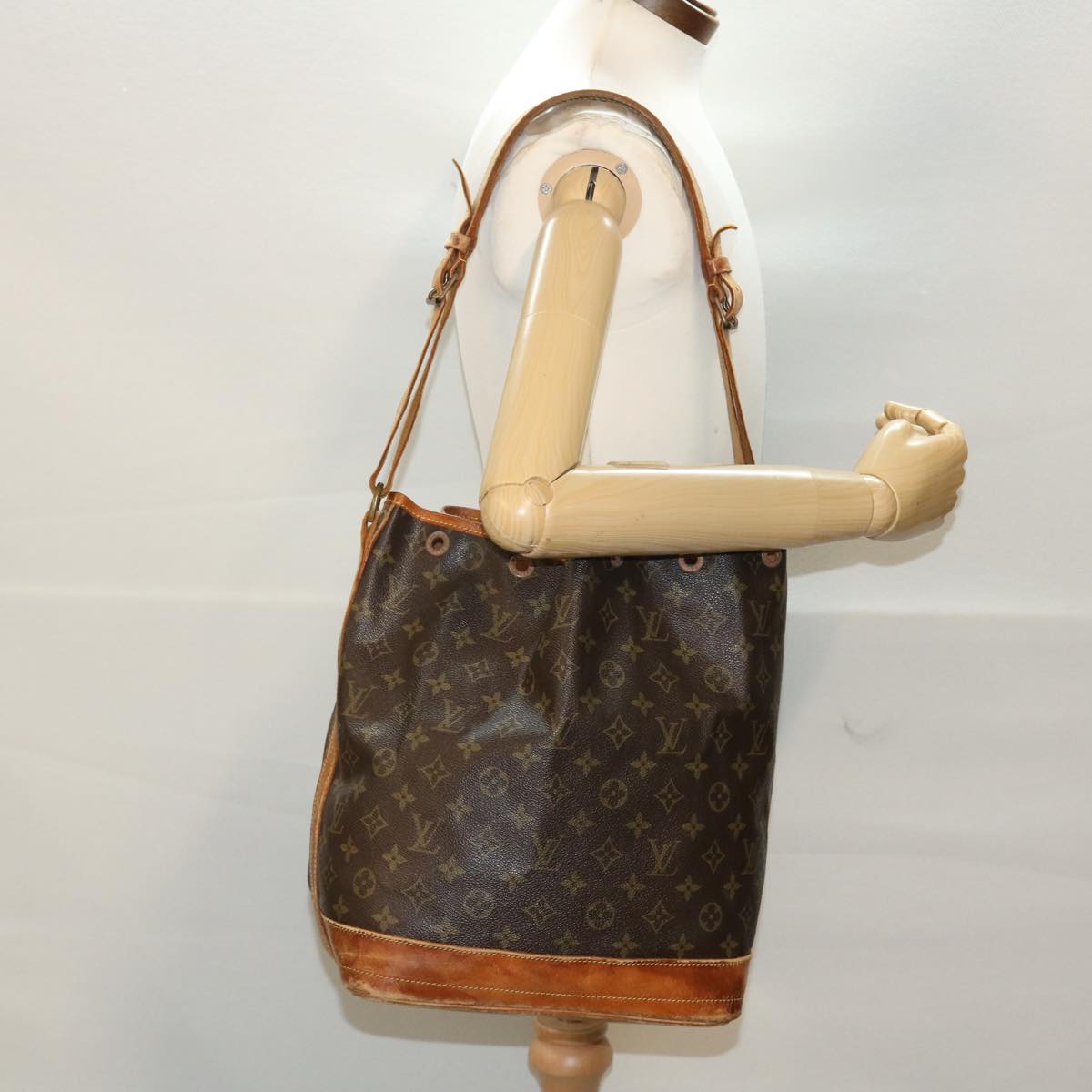 LOUIS VUITTON Monogram Noe Shoulder Bag M42224 LV bs5784
