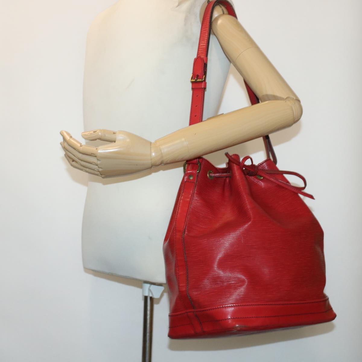 LOUIS VUITTON Epi Noe Shoulder Bag Red M44007 LV bs6243