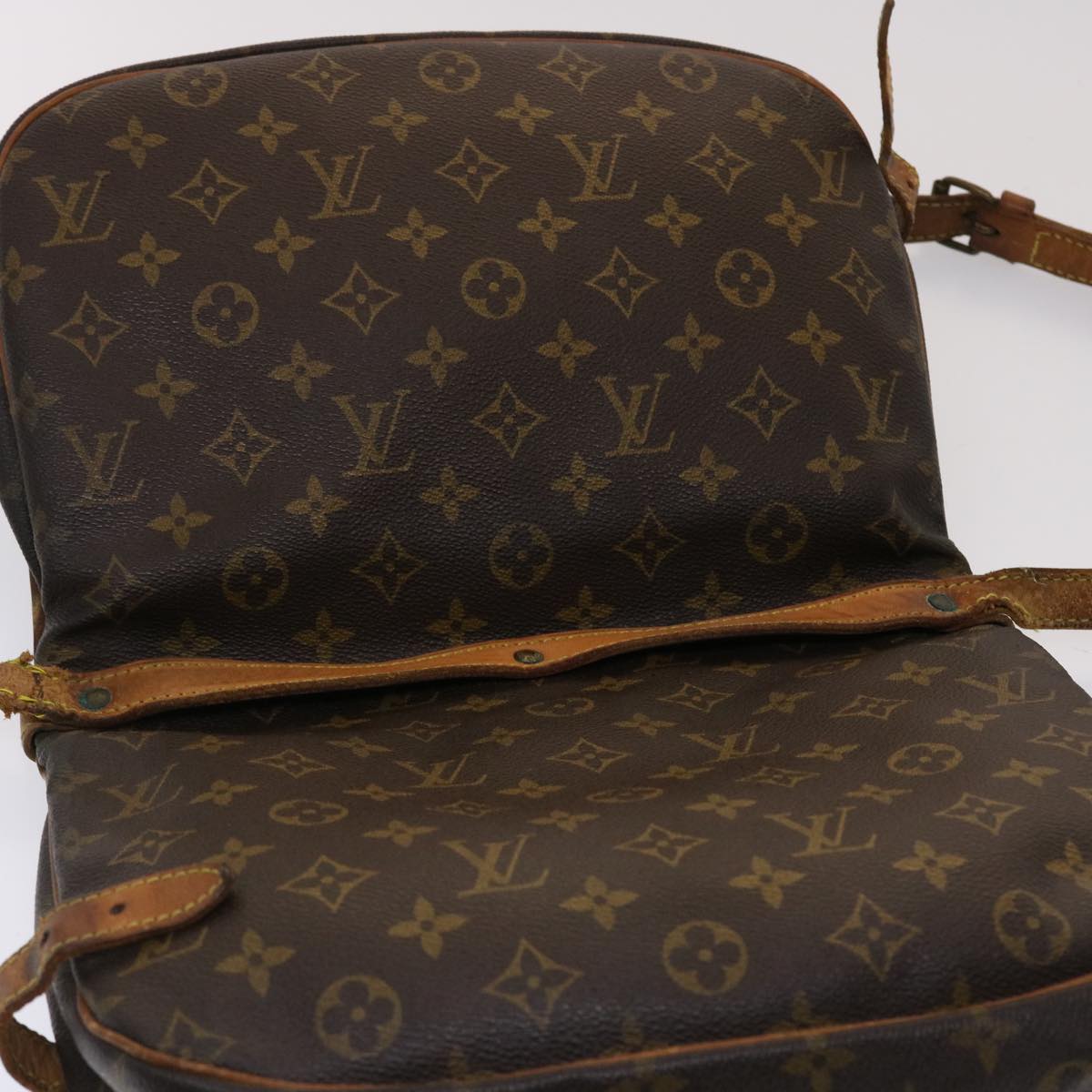 LOUIS VUITTON Monogram Saumur 30 Shoulder Bag M42256 LV bs6306