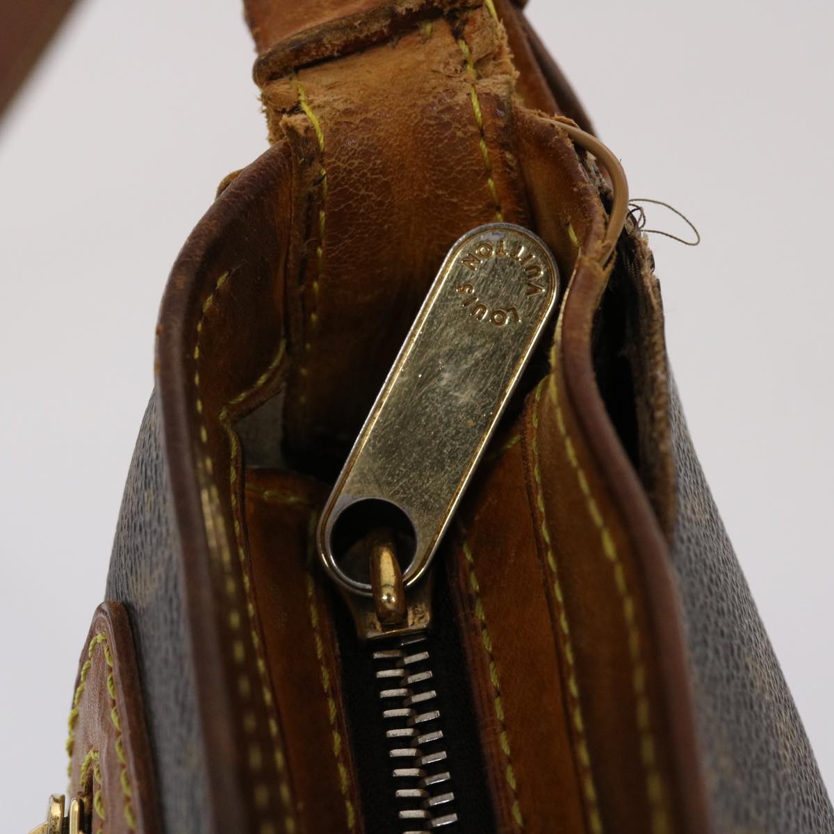 LOUIS VUITTON Monogram Hudson GM Shoulder Bag M40045 LV bs6371