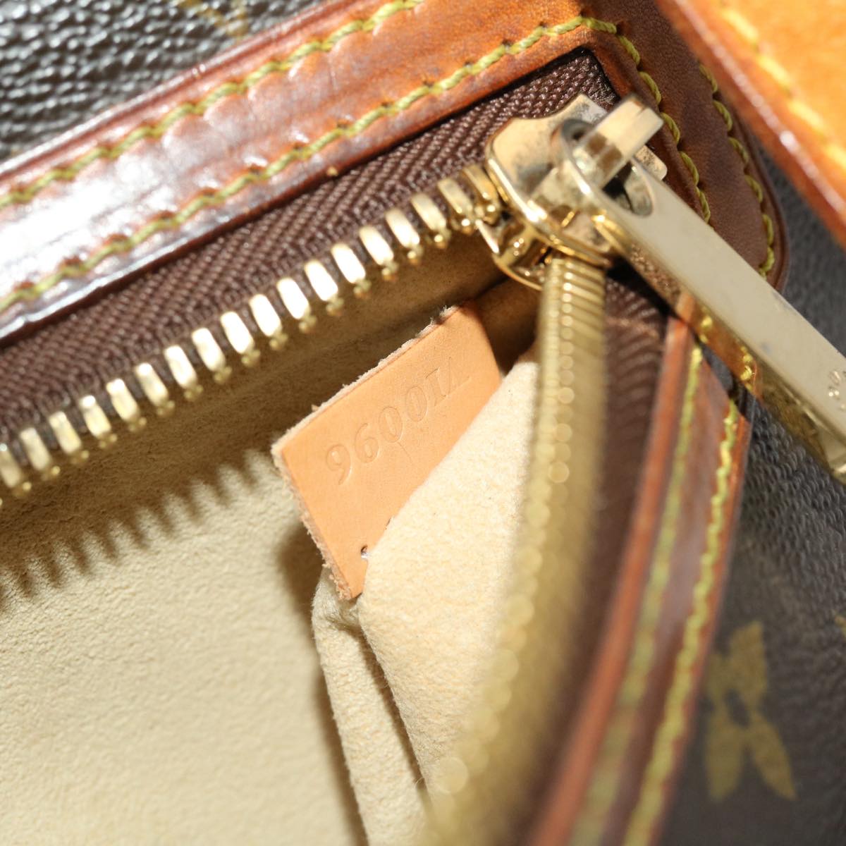 LOUIS VUITTON Monogram Hudson GM Shoulder Bag M40045 LV bs6371